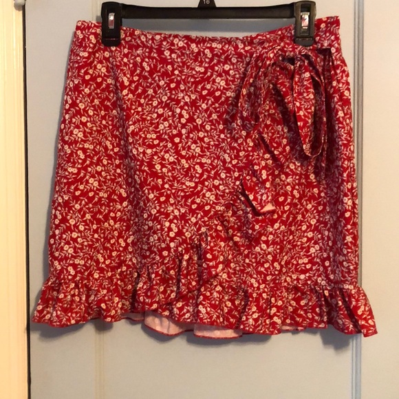 Dresses & Skirts - Floral mini skirt